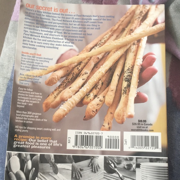 Food Network Kitchens Cookbook: Fresh Ideas, Bold Flavors, Tips & Techniques - Picture 2 of 16